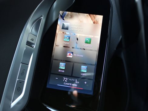 Used 2023 BMW 760i xDrive image 25