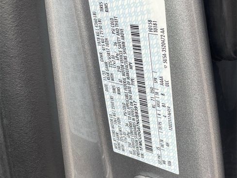 Used 2022 Ford Escape SE image 30