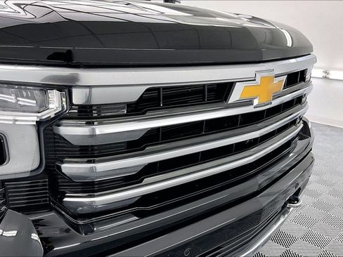 Used 2024 Chevrolet Silverado 1500 High Country w/ High Country Premium Package AWD/4WD image 29