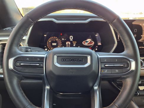 Used 2023 GMC Canyon Denali image 19