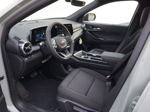 New 2026 Chevrolet Equinox LT w/ Safety and Technology Package image 9