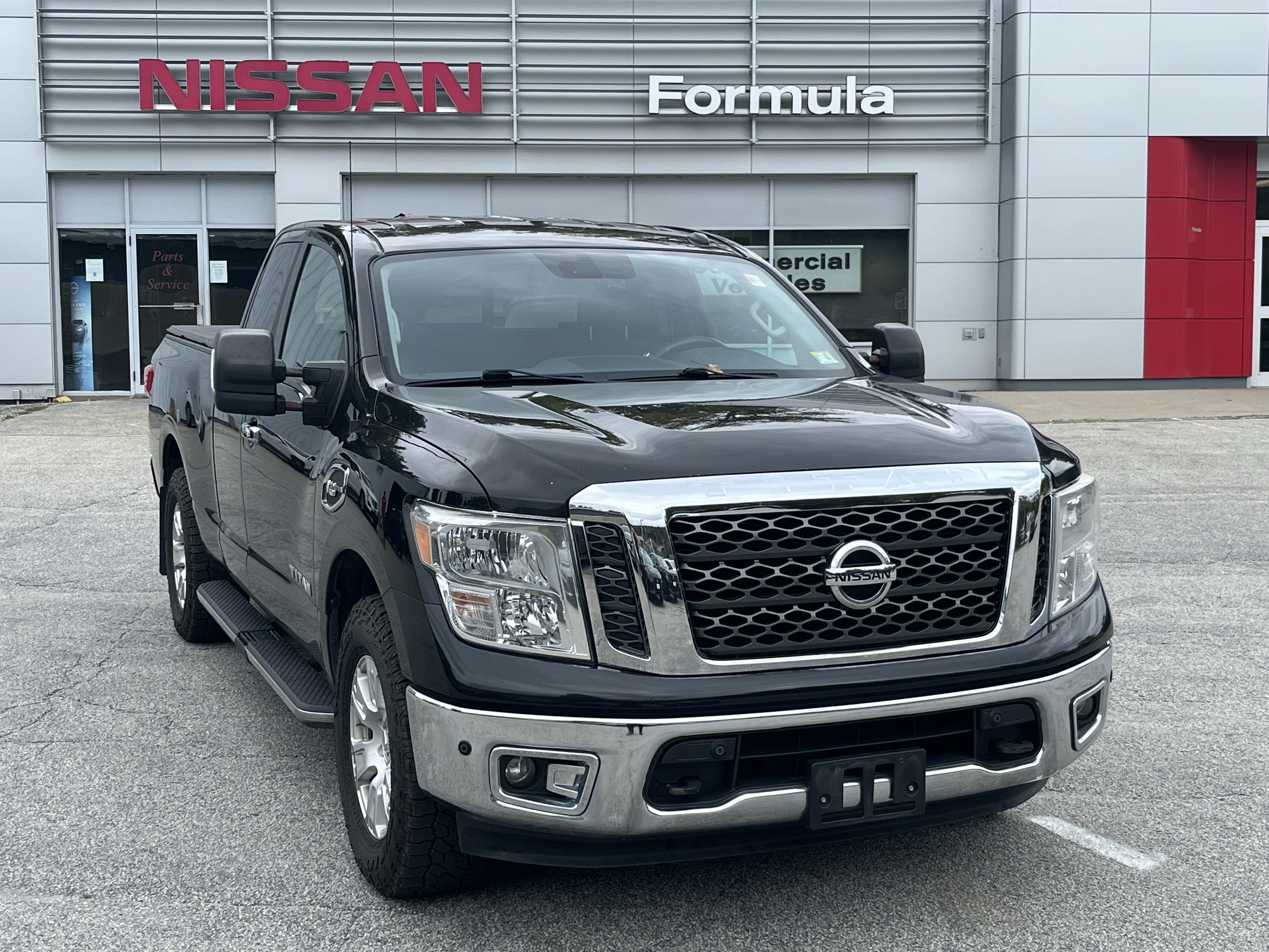 Used 2017 Nissan Titan SV AWD/4WD image 1