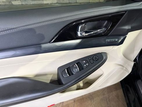 Used 2022 Nissan Maxima Platinum w/ Sport Mat Group FWD image 10