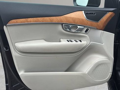 Used 2021 Volvo XC90 T6 Momentum w/ Advanced Package AWD/4WD image 16
