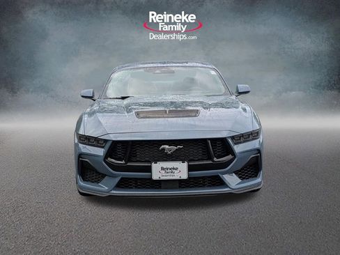 Used 2025 Ford Mustang GT Premium w/ GT Performance Package RWD image 2