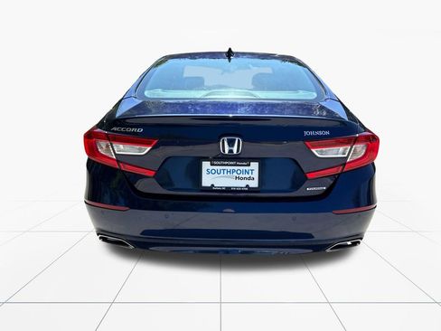 Used 2018 Honda Accord Touring image 7