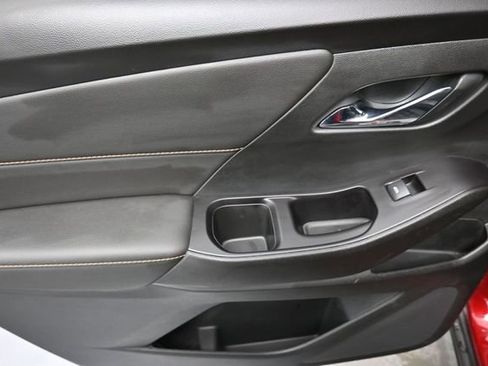 Used 2020 Chevrolet Traverse LT FWD image 19