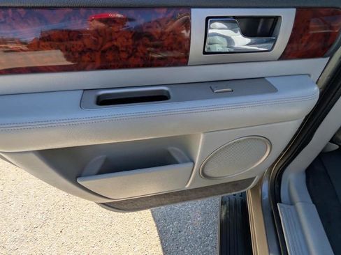 Used 2004 Lincoln Navigator Luxury AWD/4WD image 13