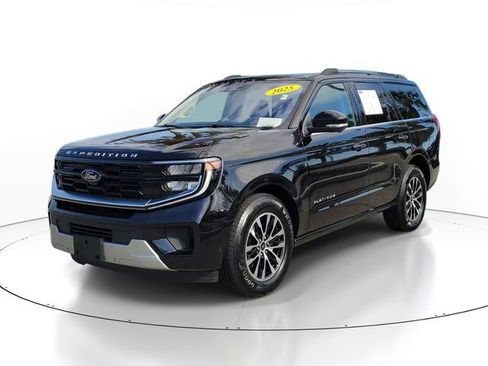 Used 2025 Ford Expedition Platinum AWD/4WD image 2