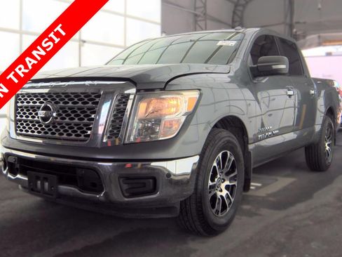Used 2018 Nissan Titan SV w/ SV Convenience Package RWD image 1