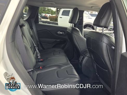 Used 2023 Jeep Cherokee Altitude Lux AWD/4WD image 16