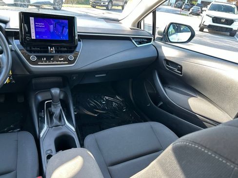 Used 2024 Toyota Corolla LE FWD image 12