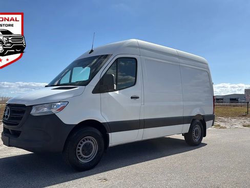 Used 2021 Mercedes-Benz Sprinter 1500 image 1