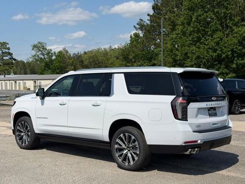 New 2026 Chevrolet Suburban High Country RWD image 5