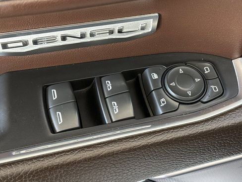 Used 2023 GMC Sierra 1500 Denali w/ Technology Package image 13