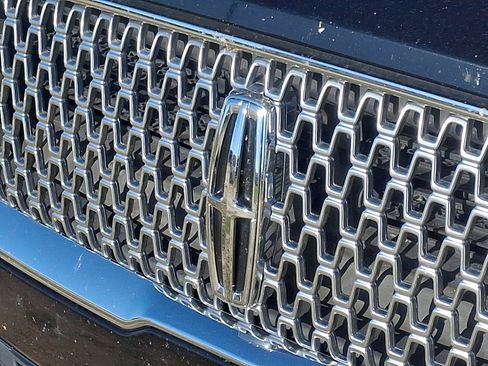 Used 2019 Lincoln MKZ Reserve image 4