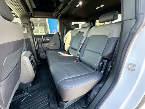 Used 2025 GMC Hummer EV 2X image 26