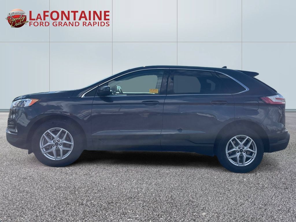 Used 2023 Ford Edge SEL w/ Convenience Package AWD/4WD image 4
