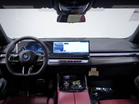 New 2026 BMW 550e xDrive w/ Premium Package image 10