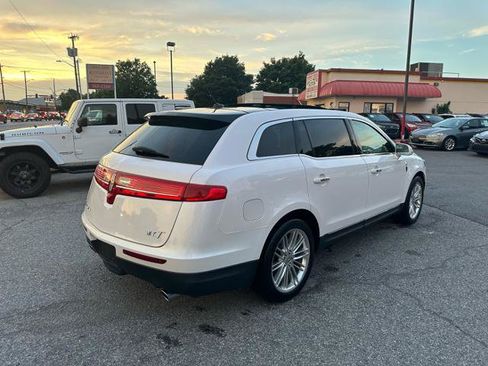 Used 2018 Lincoln MKT AWD w/ Technology Package image 8