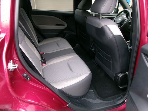 Used 2025 Subaru Forester Premium w/ Convenience Package #1 image 11