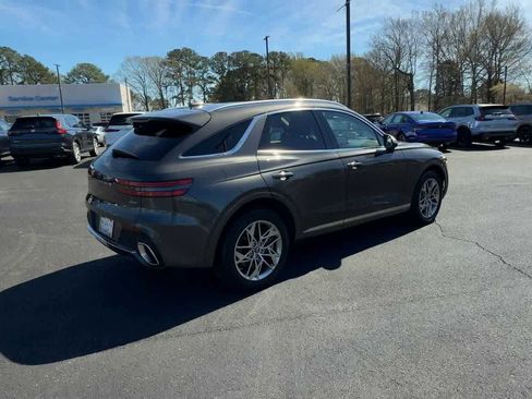 Used 2025 Genesis GV70 2.5T AWD/4WD image 8