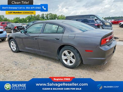 Used 2013 Dodge Charger SE image 3