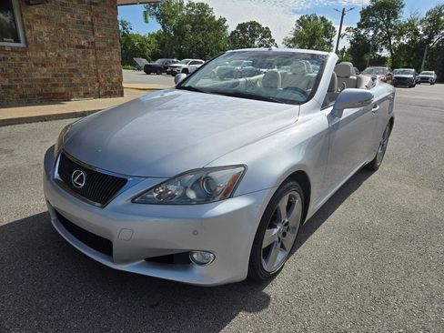 Used 2010 Lexus IS 250C RWD image 9