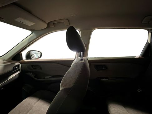 Used 2022 Nissan Rogue S AWD/4WD image 36