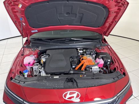New 2025 Hyundai Elantra SEL FWD image 11