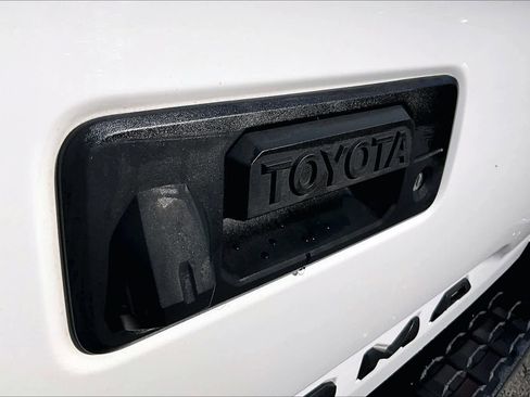 Used 2023 Toyota Tacoma SR5 AWD/4WD image 29