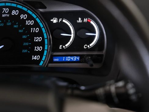 Used 2013 Toyota Venza LE w/ LE Convenience Pkg image 18