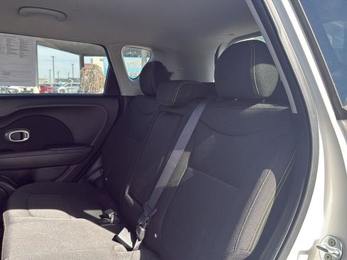 Used 2014 Kia Soul + image 20