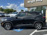 Used 2021 Kia Seltos EX image 3