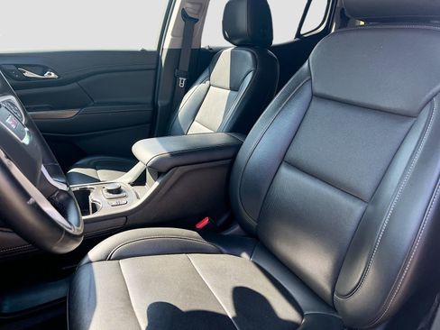 Used 2023 GMC Acadia SLT image 22