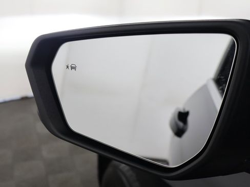 Used 2024 Chevrolet Equinox LT image 34