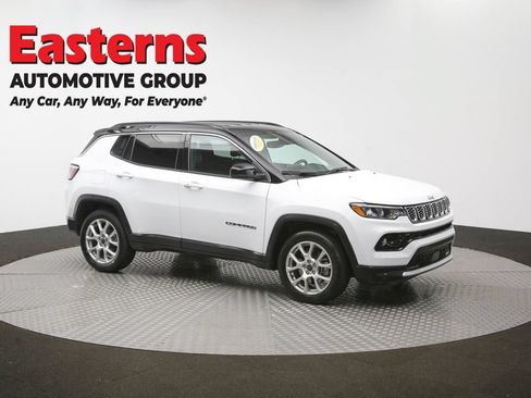 Used 2025 Jeep Compass Limited AWD/4WD image 47