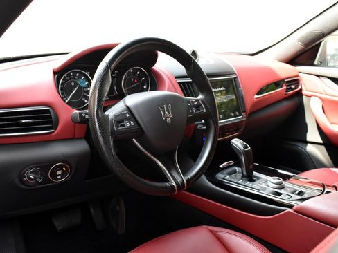 Used 2022 Maserati Levante GT AWD/4WD image 12