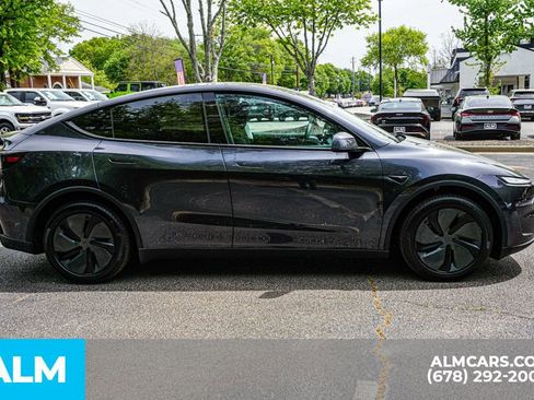 Used 2026 Tesla Model Y 2WD image 9