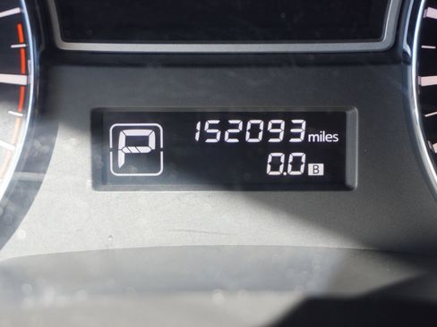 Used 2013 Nissan Pathfinder SV image 40