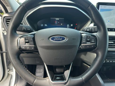 Used 2024 Ford Escape Platinum AWD/4WD image 16