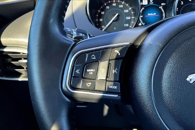Used 2020 Jaguar F-PACE Premium AWD/4WD image 11