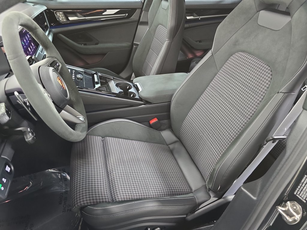 Certified 2026 Porsche Panamera GTS AWD/4WD image 5