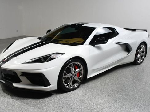 Used 2022 Chevrolet Corvette Stingray Premium Conv w/ Z51 Performance Package RWD image 2