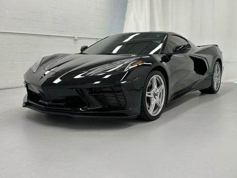 Used 2024 Chevrolet Corvette Stingray Coupe w/ Z51 Performance Package RWD image 4