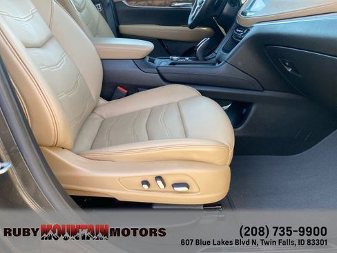 Used 2020 Cadillac XT5 Premium Luxury w/ Platinum Package AWD/4WD image 39