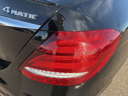 Used 2019 Mercedes-Benz E 300 4MATIC image 17