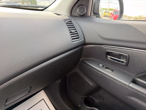 Used 2025 Mitsubishi Outlander Sport ES AWD/4WD image 24