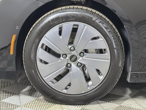 Used 2025 Audi A6 e-tron Premium w/ Ultra Package RWD image 26