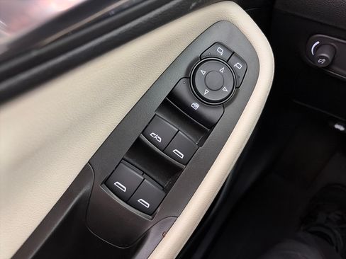 Used 2023 Buick Encore GX Select w/ Safety Package II AWD/4WD image 32